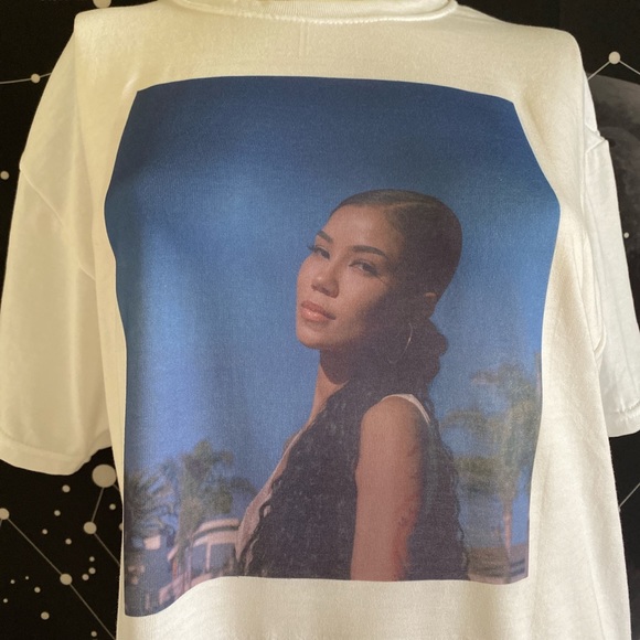 Jhene Aiko graphic tee. - Picture 3 of 4